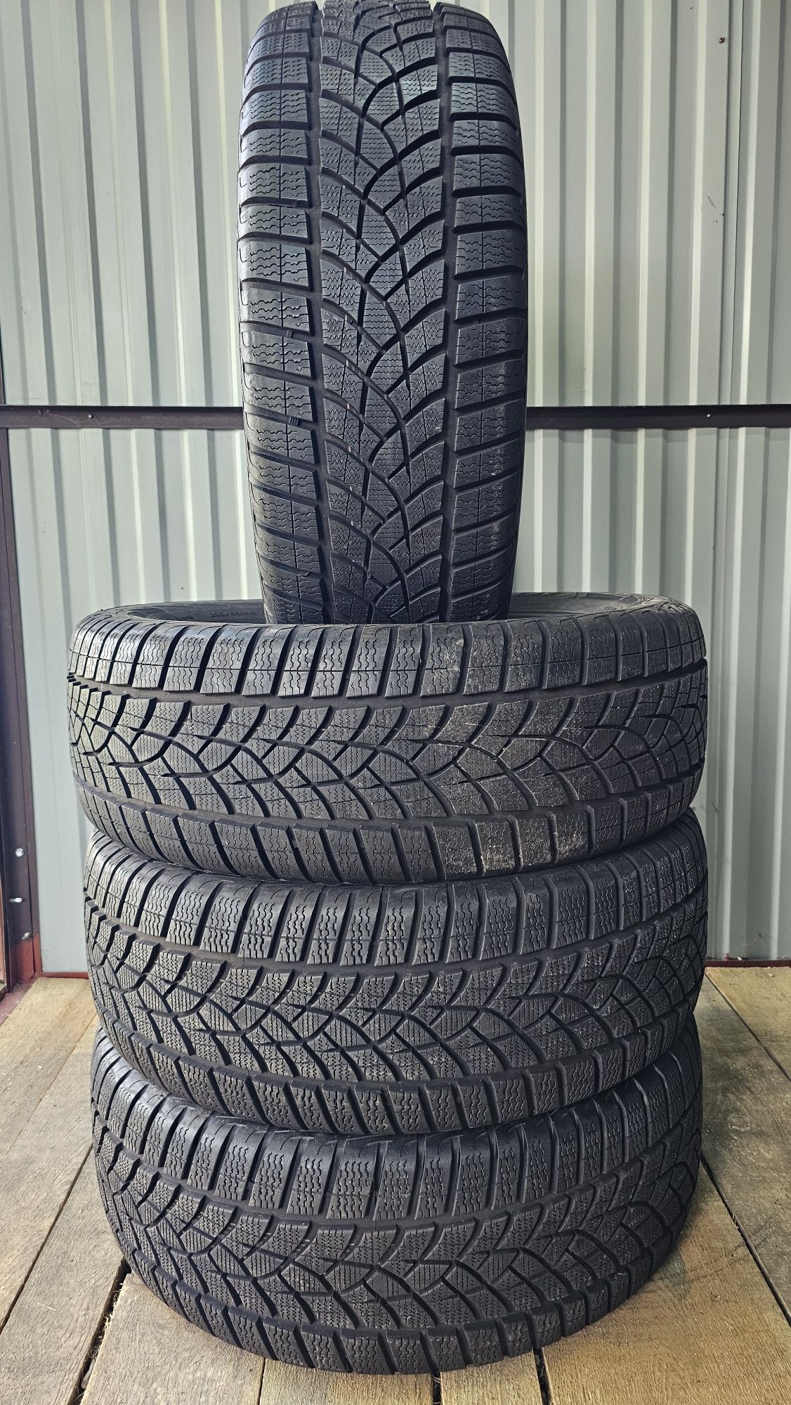 Goodyear Ultra Grip Gen-1 235/55r18 104H XL AO