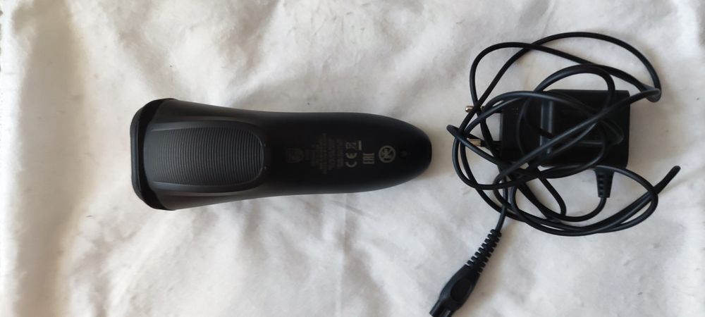 Продам електробритву Phillips Series 1000