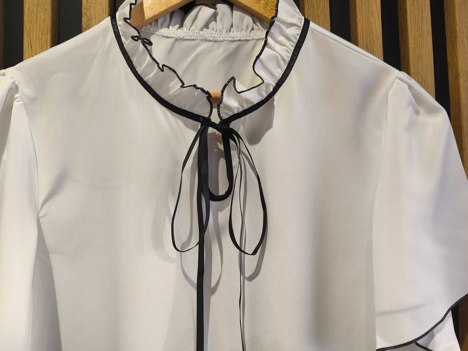 Bluzka L elegancka