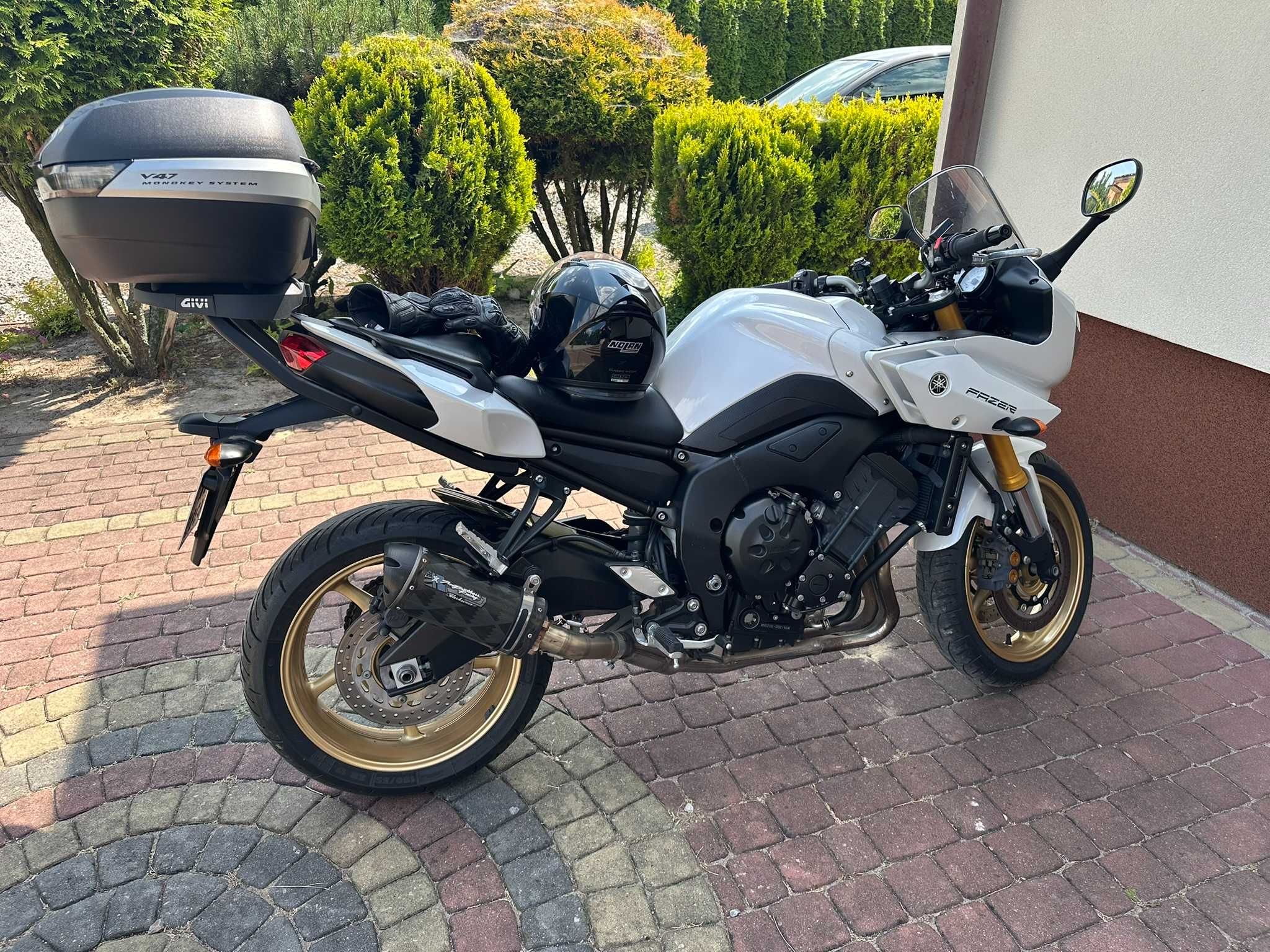 Yamaha FZ8 Fazer 800 | 2010 | 29 800 km | Biały