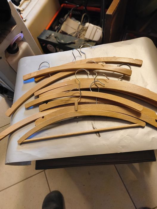 Wieszaki drewniane PRL-U