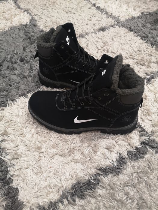 Nowe zimowe buty męskie.