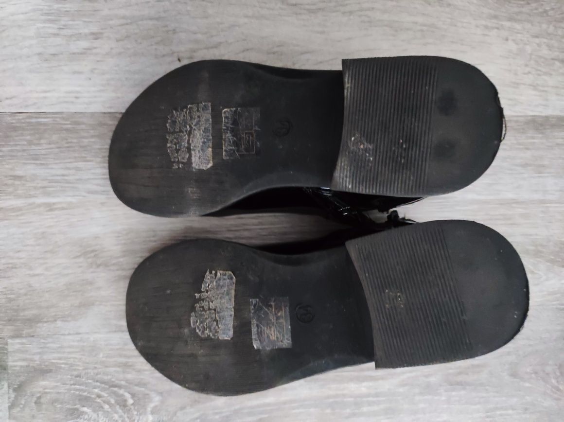 Botas tamanho 34 verniz