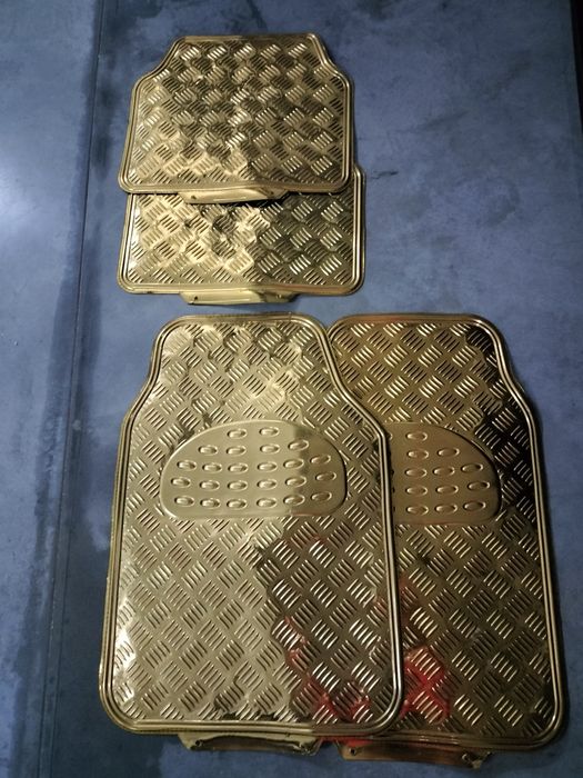 Tapetes automóvel novos