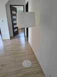 Lampa podłogowa salon