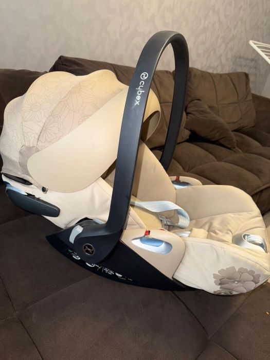 Автокрісло Cybex Cloud T Simply Flowers Beige