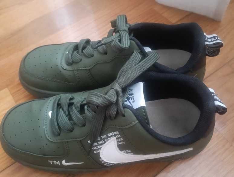 Nike Air Force 1 Low Verde Tropa TM