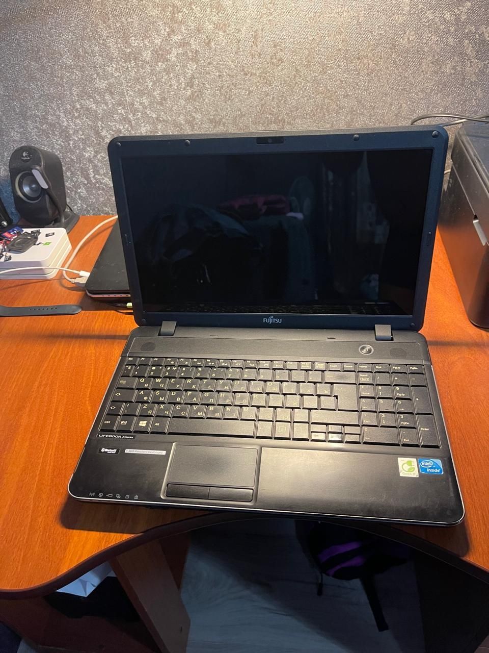 Ноутбук Fujitsu Siemens AH512