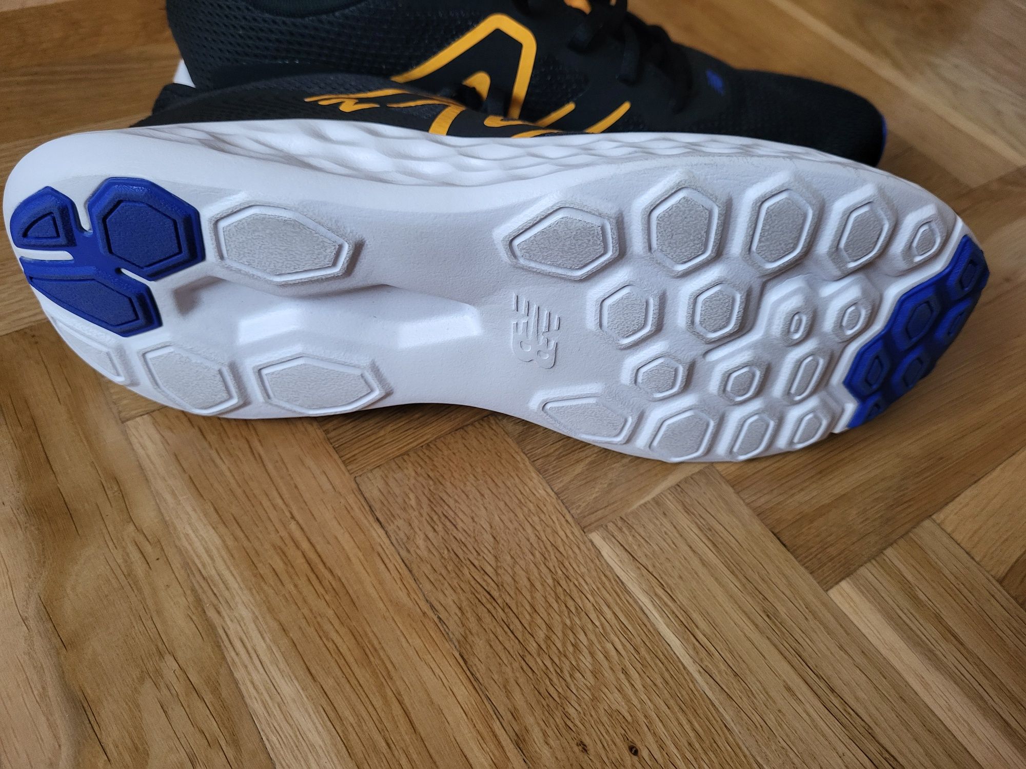 Adidasy New Balance r.44