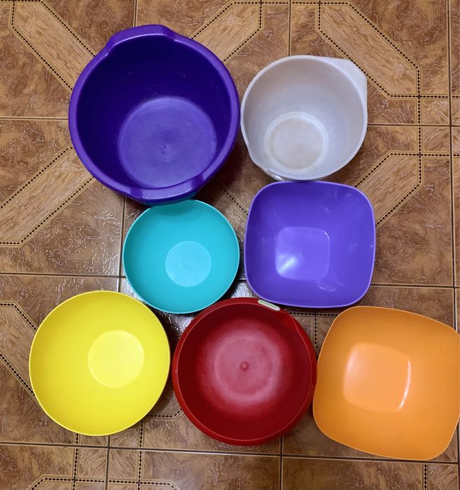 Миски, форми, все для кухні