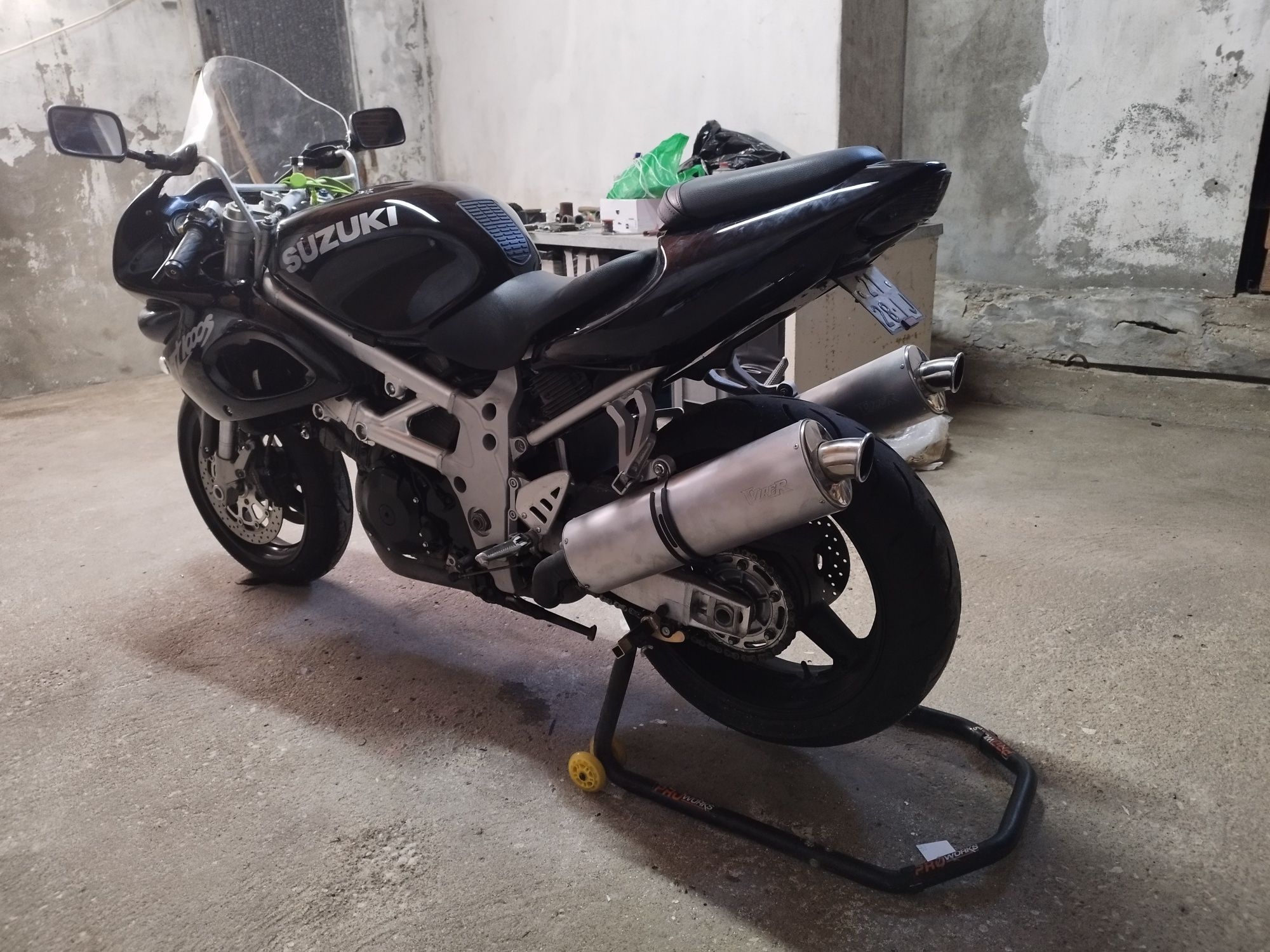 Suzuki TL 1000S para venda ou troca.