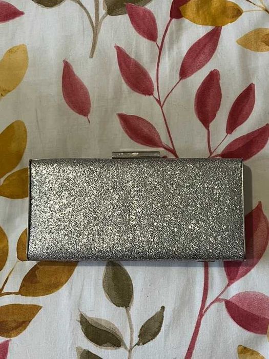 Carteira de Mão Elegante