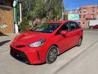 Аренда авто. Авто в аренду. Аренда Toyota Prius V. Аренда Приус В.