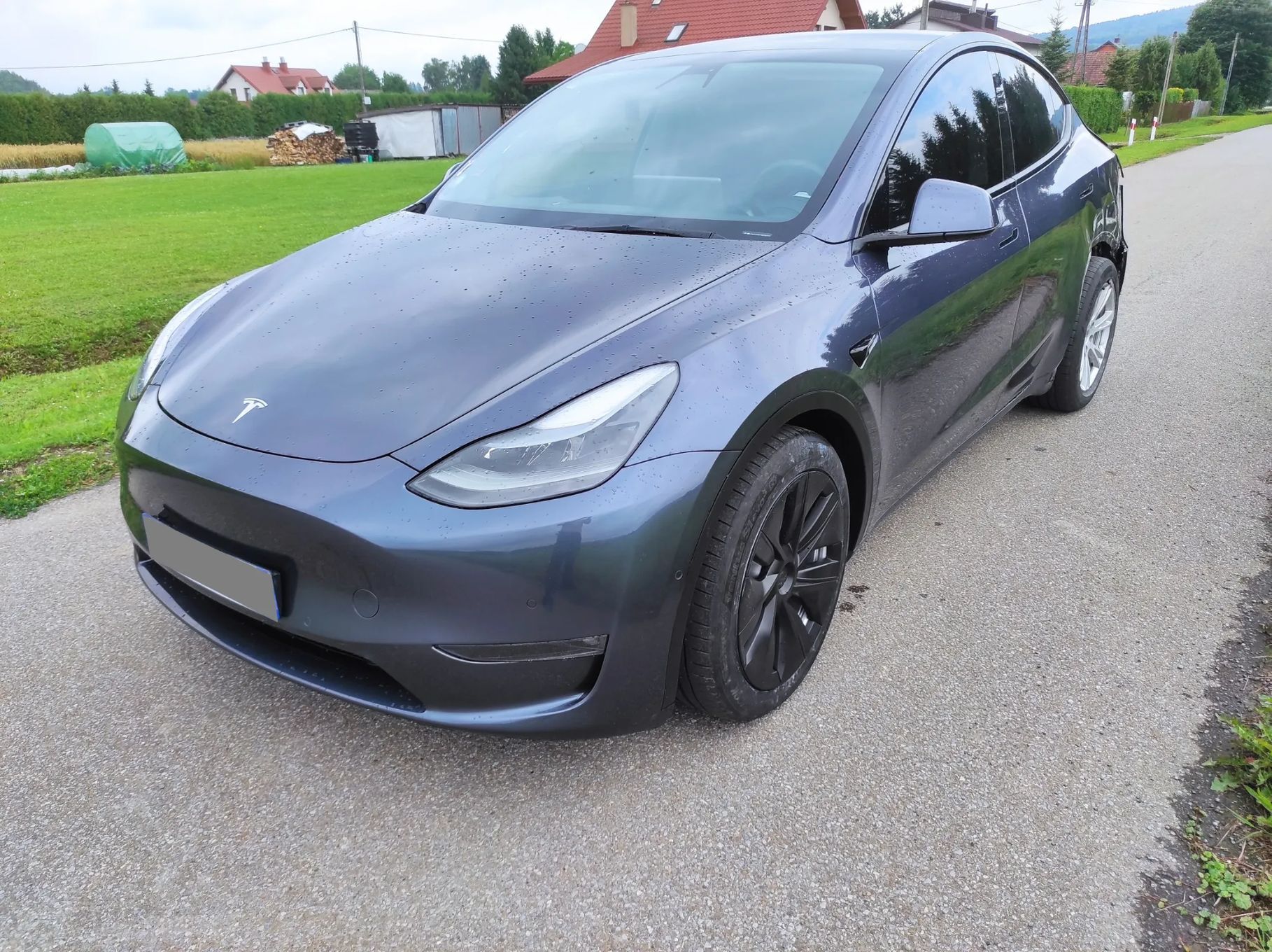 Tesla Y