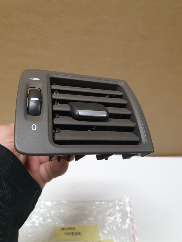kratka nawiewu prawego volvo v50 s40 c30 DARK UMBRA