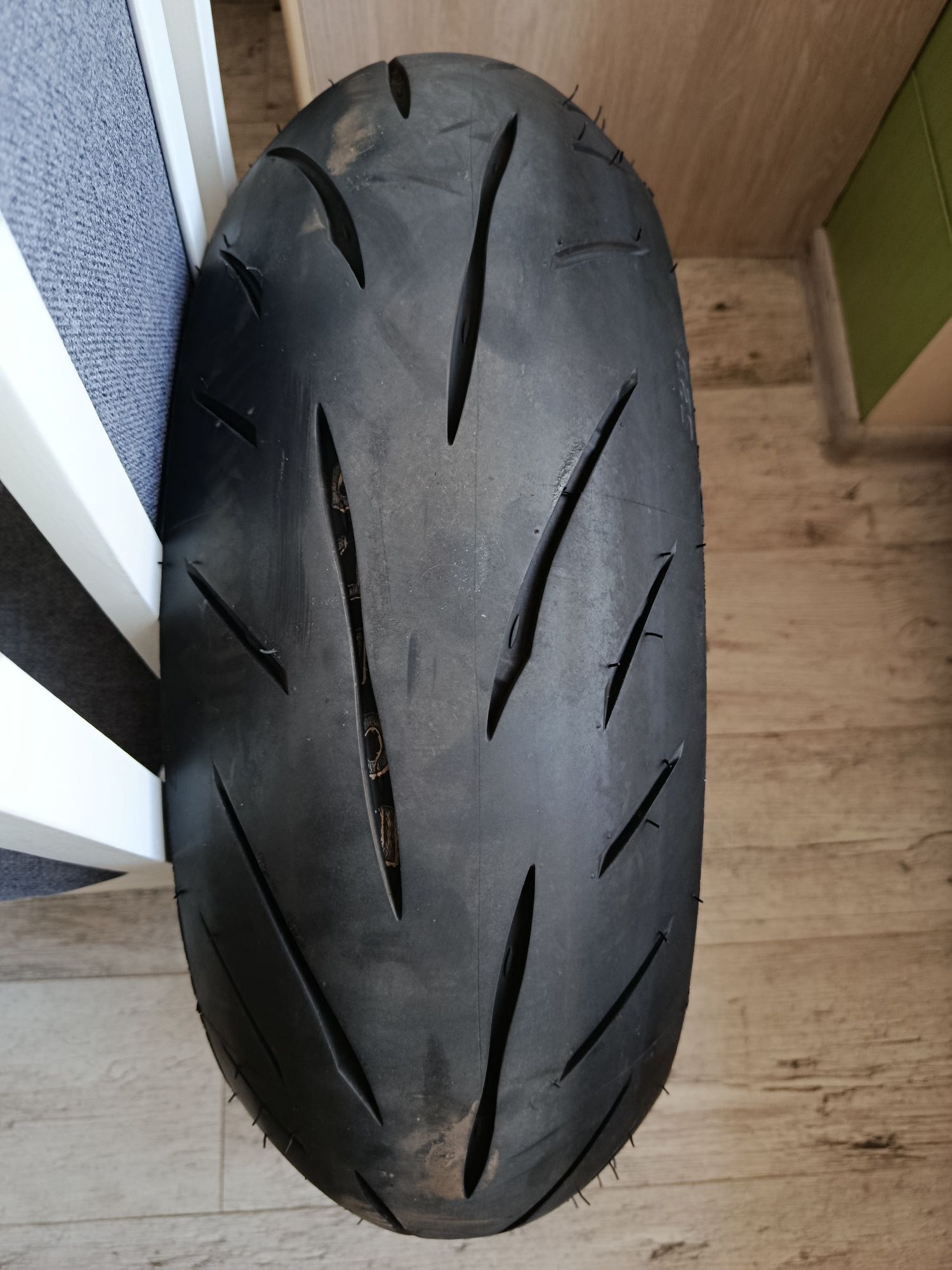 Sprzedam oponę Bridgestone batlax s23