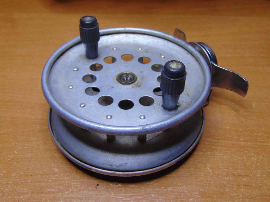 Инерционная рыболовная катушка "Оболонь"СССР.