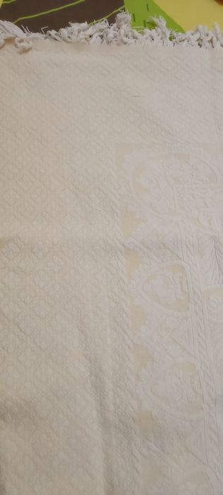 Colcha de cama antiga em algodão