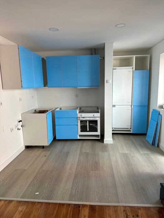 Montador de cozinha e móveis e transporte