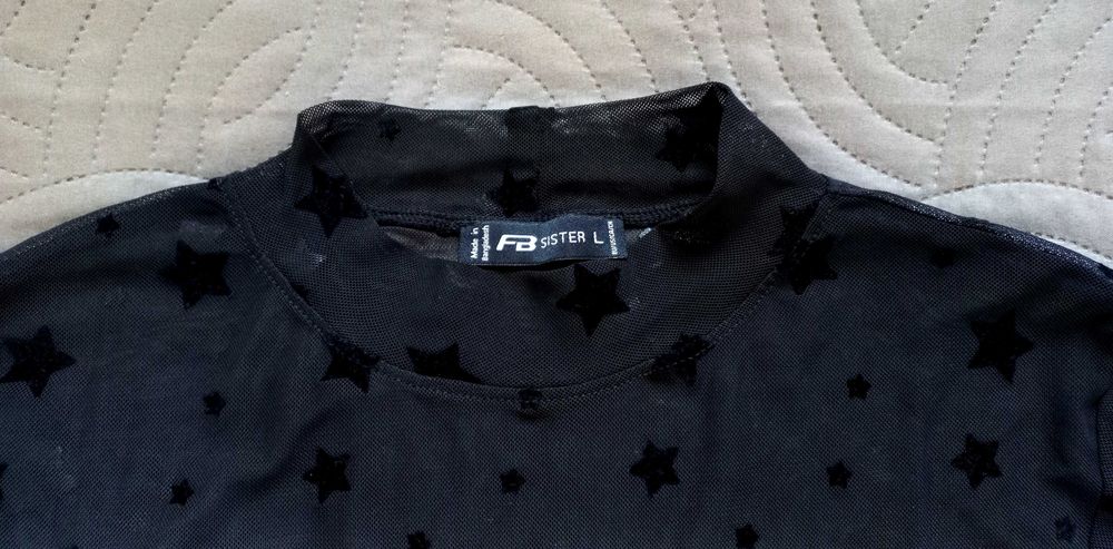 Używana czarna bluzka z siateczki - gwiazdki - New Yorker - rozm. uniw