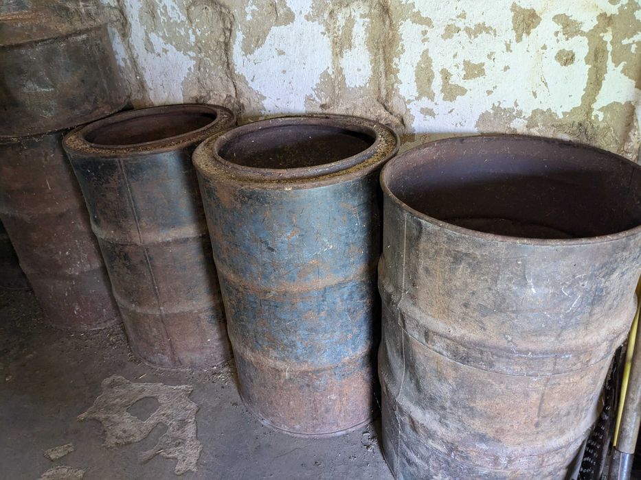 Бочки металеві на 200л