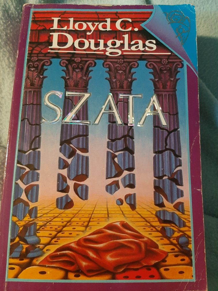 Szata.L.C.Douglas