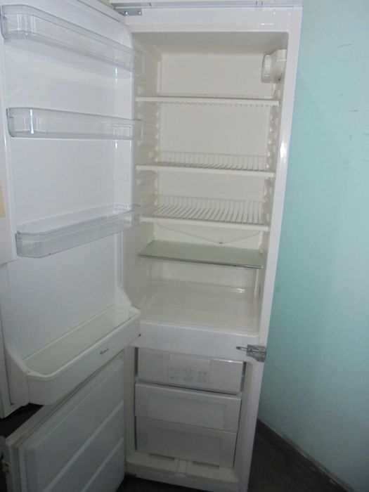 Frigorifico encastre - WHIRLPOOL -/ Bom estado / Com garantia