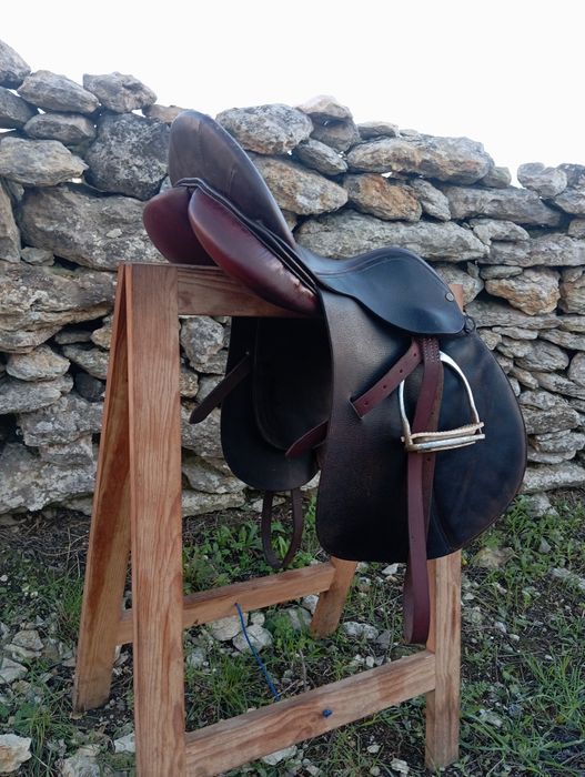 Selim/ arreio de obstáculos completo com cabeçadas