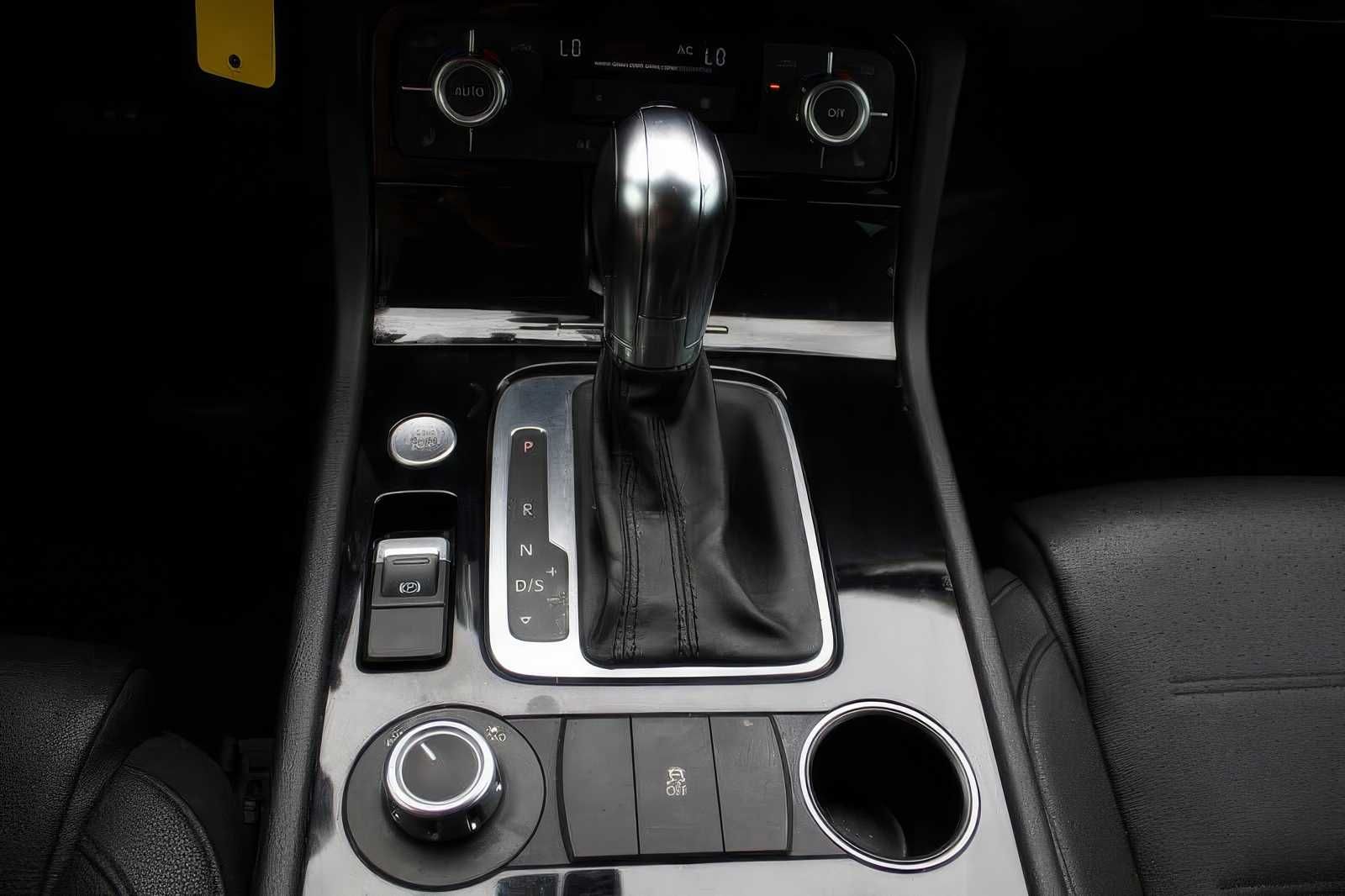 2014 Volkswagen Touareg V6 Sport