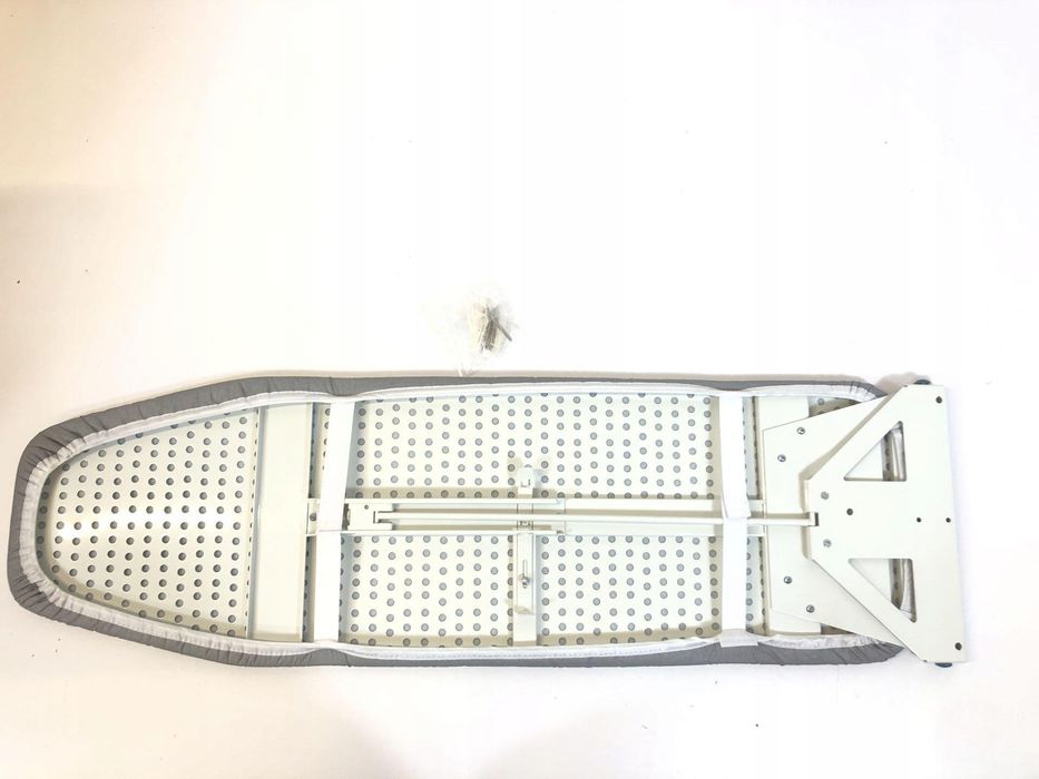 Składana deska do prasowania na ścianę oszczędzająca miejsce 107x30cm