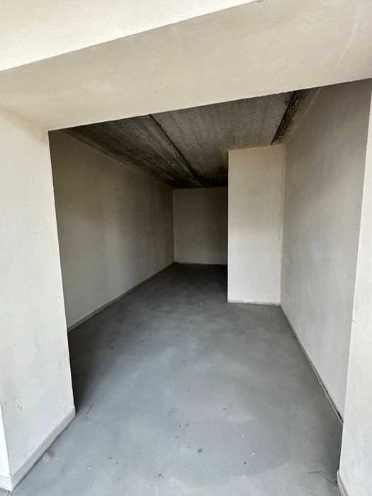 Продам велику 2-кімнатну квартиру - 70 м.кв