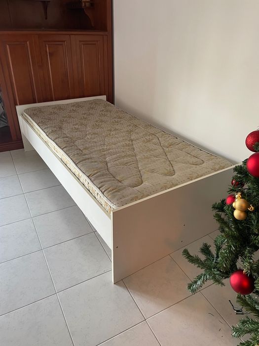 Cama de solteiro 100€