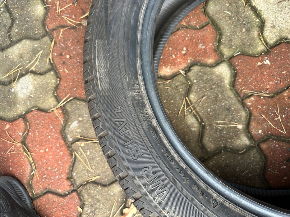 Opony zimowe 245/50r19 Nokian WR SUV 4 stan idealny