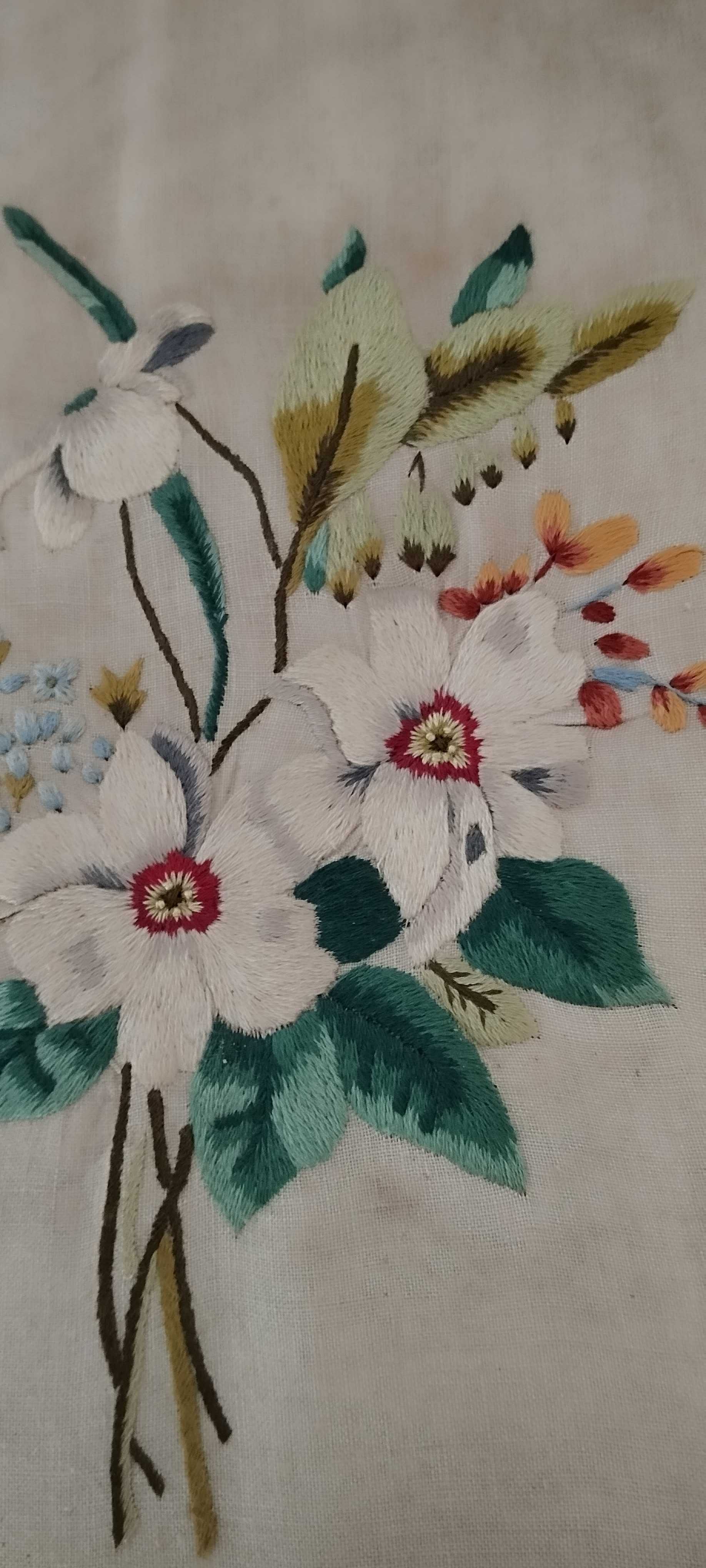 Quadros bordado antigo fio de seda sobre linho