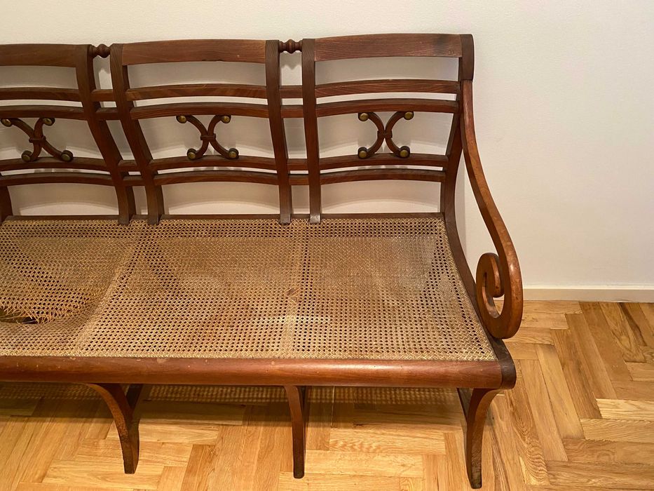 Cadeirão antigo de madeira com palhinha - ideal para restauração