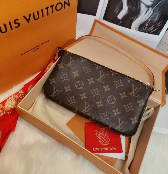 Louis Vuitton Pochette Accessories Monogram