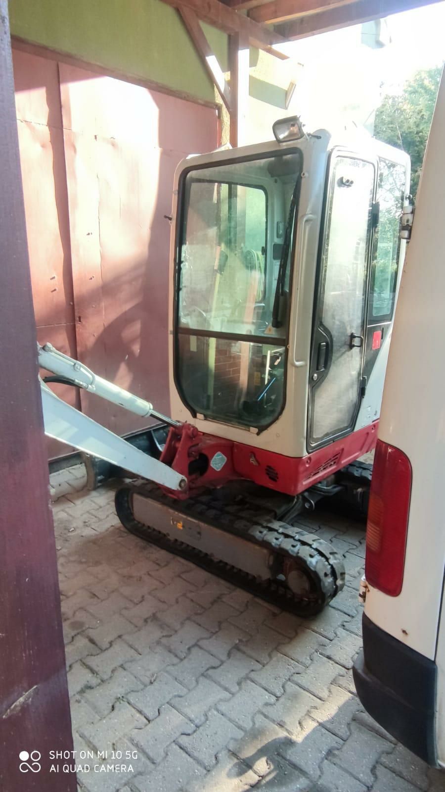 Minikoparka Takeuchi TB 216 uszkodzony silnik