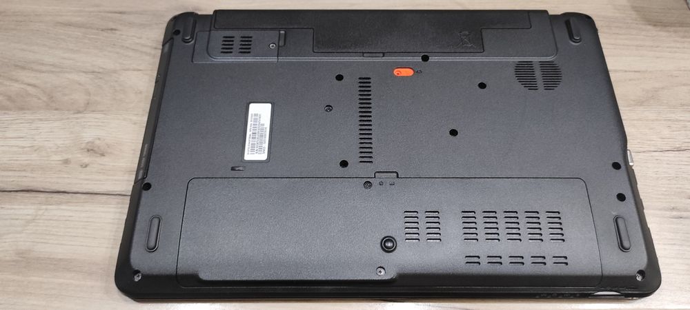 Продам ноутбук Acer Е1-571g 710 Nvidia як новий