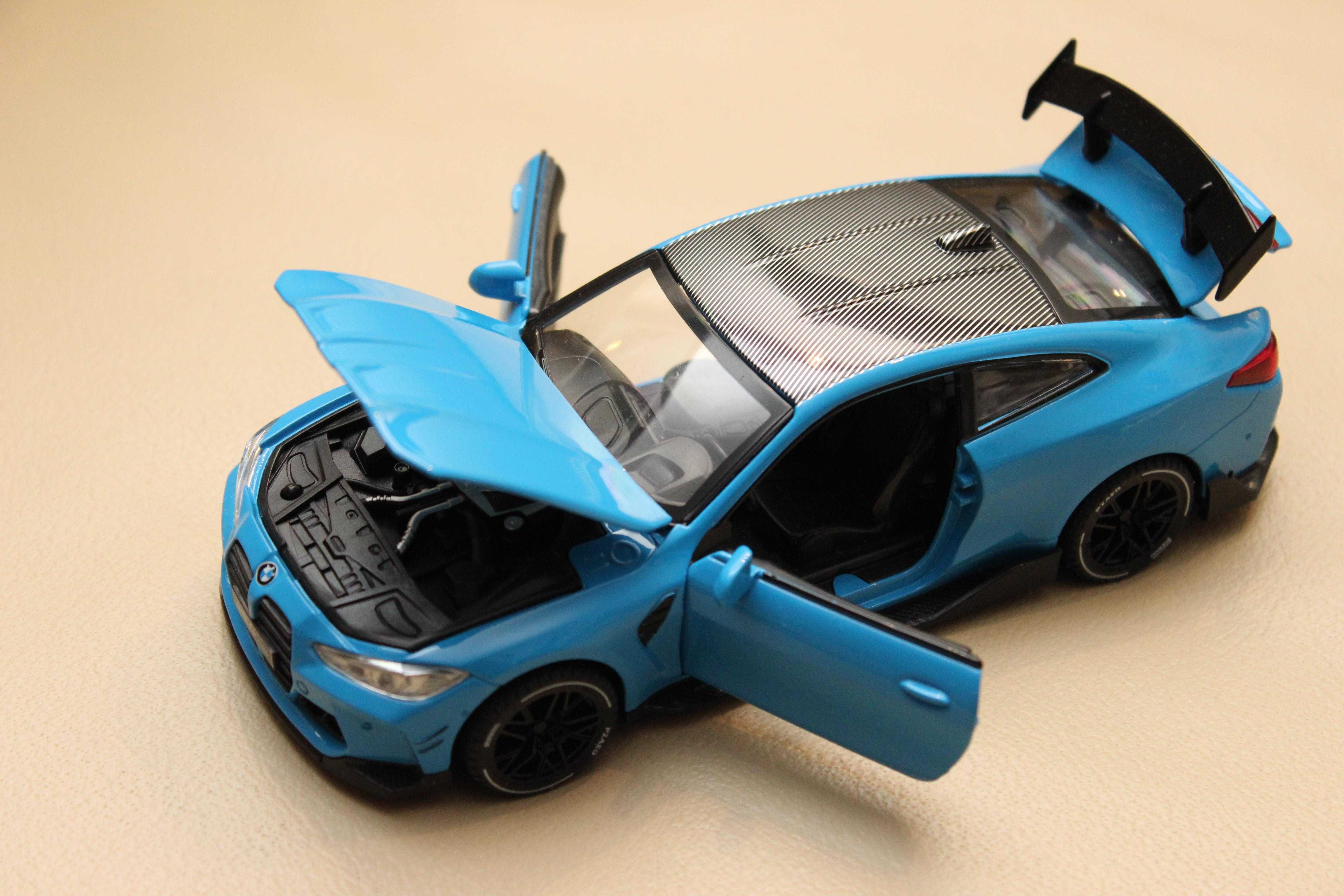 Model samochodu jak BMW M4 skala 1:32 światło dźwięk