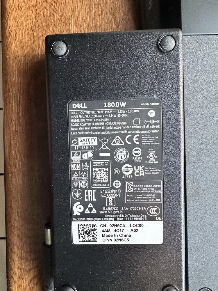 Dell WD22TB4 – stacja dokująca Thunderbolt 4 (używana, sprawna)