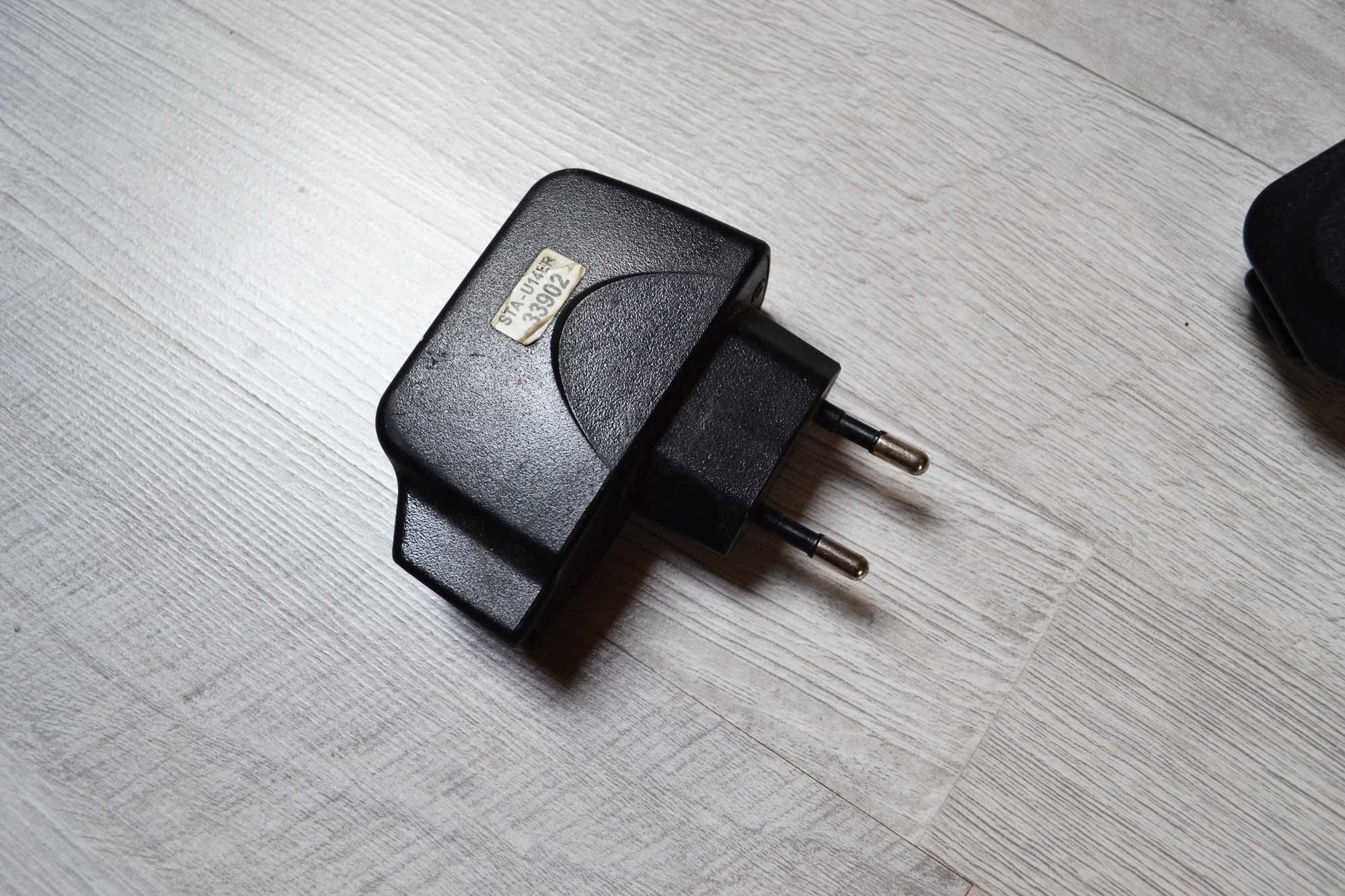 Kostki z wejściem usb Lg i no name do ładowarki 2 szt.