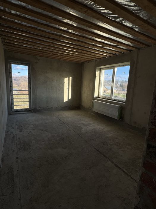 Будинок в горах біля Франківська