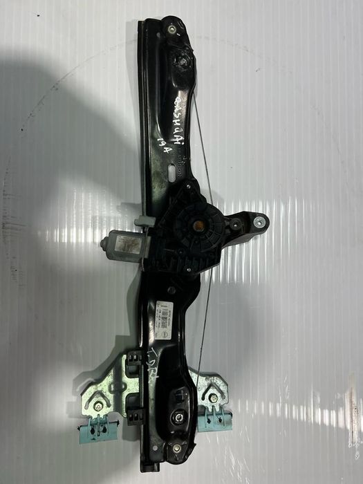Elevador porta traseira direita Nissan Qashqai ano 2017