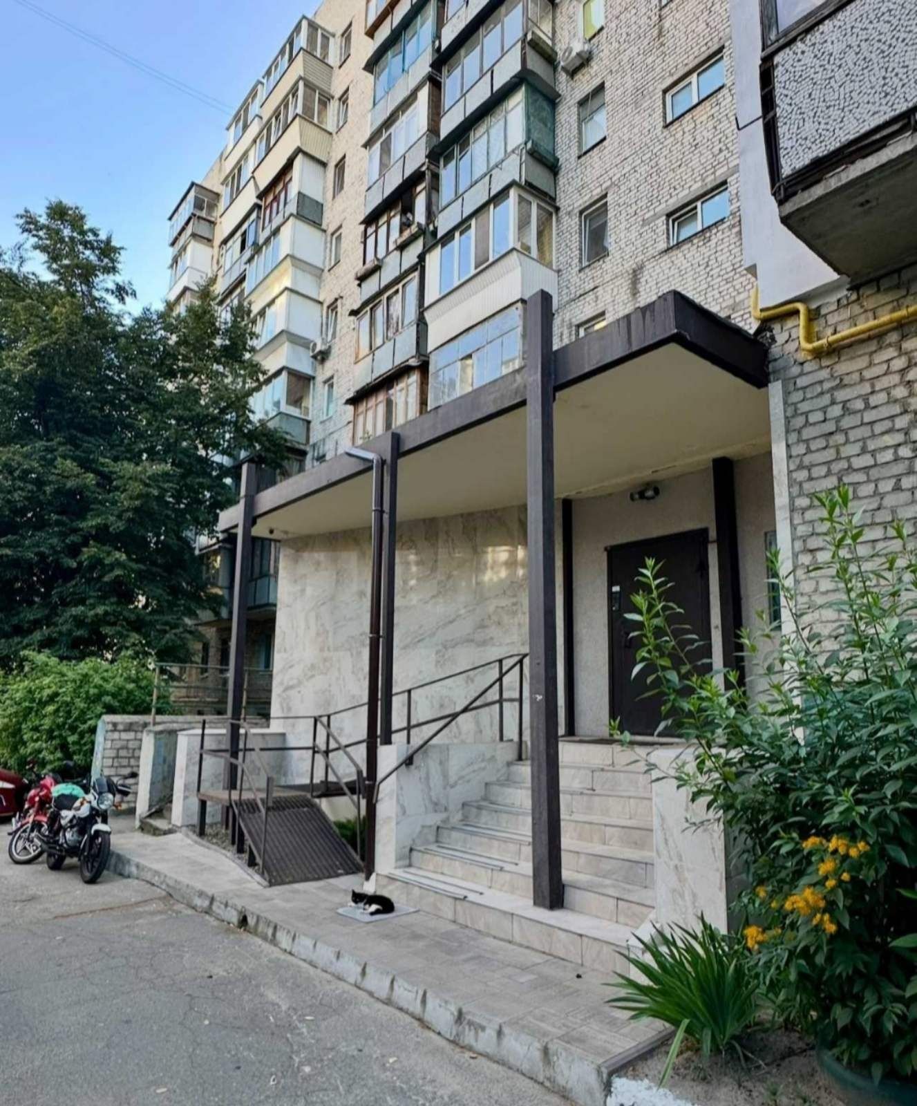 Продам квартиру біля метро Шулявська