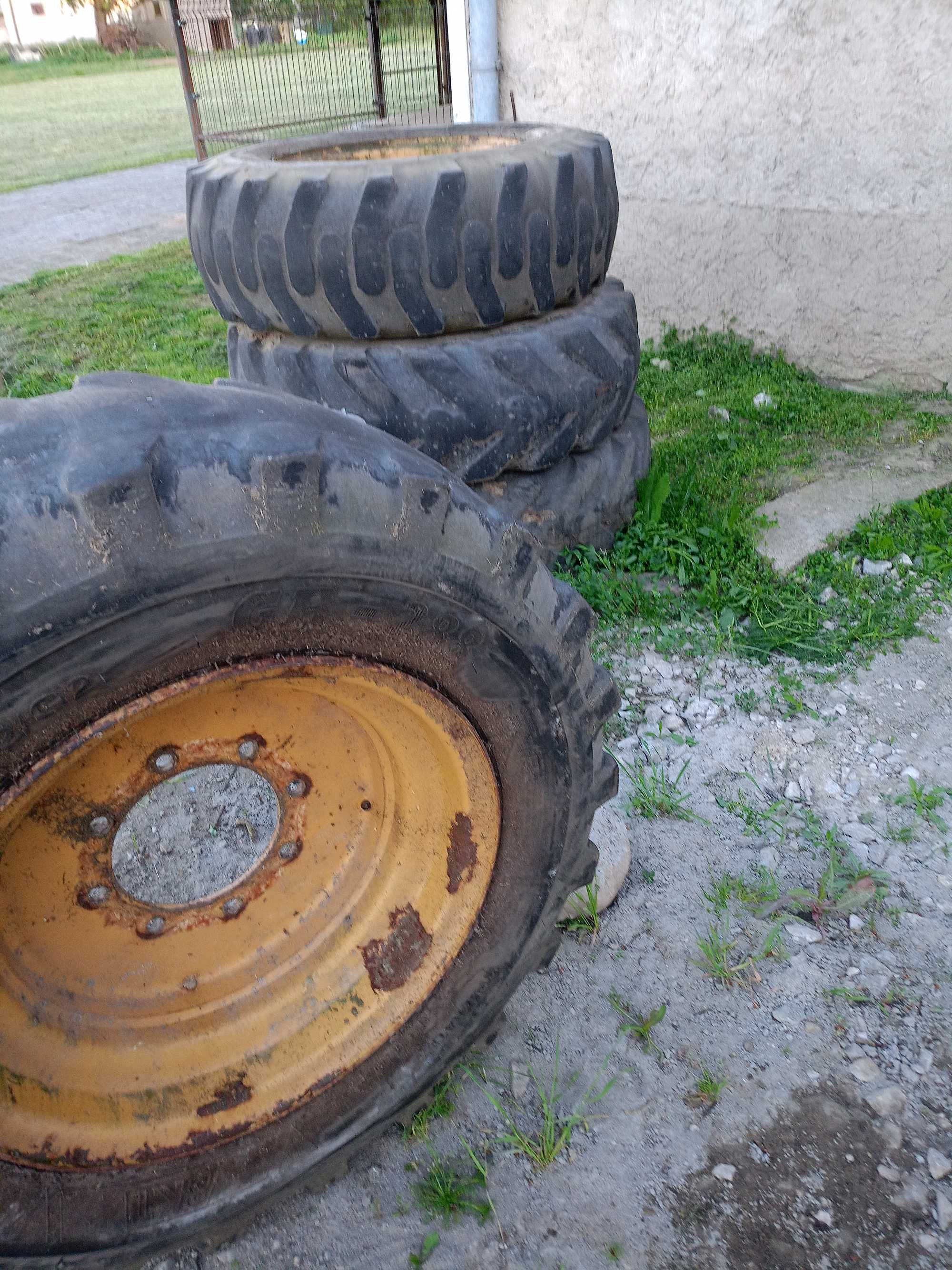 Opona z felga 15.5 25 ładowarka teleskopowa Manitou cat merlo massey