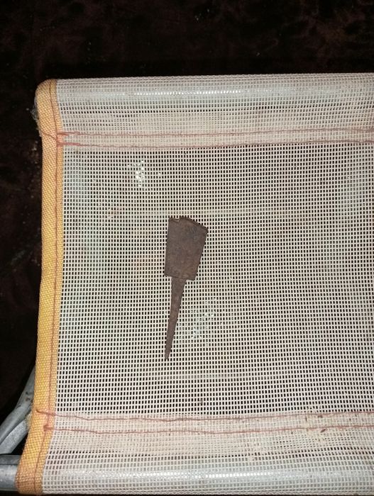 Stara "babka" do klepania kosy