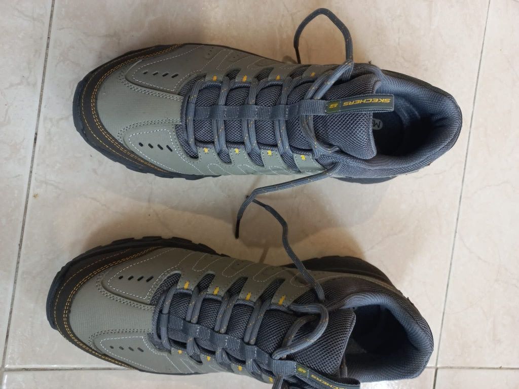Skechers 
Sapatilhas Homem
Tamanho 46
Novas