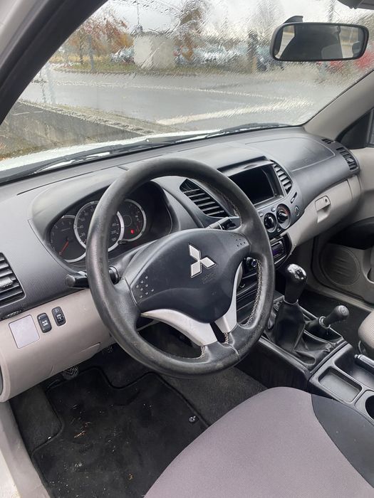 Mitsubishi L200 4x4  2.5 DI-D Invite Club 3 lugares