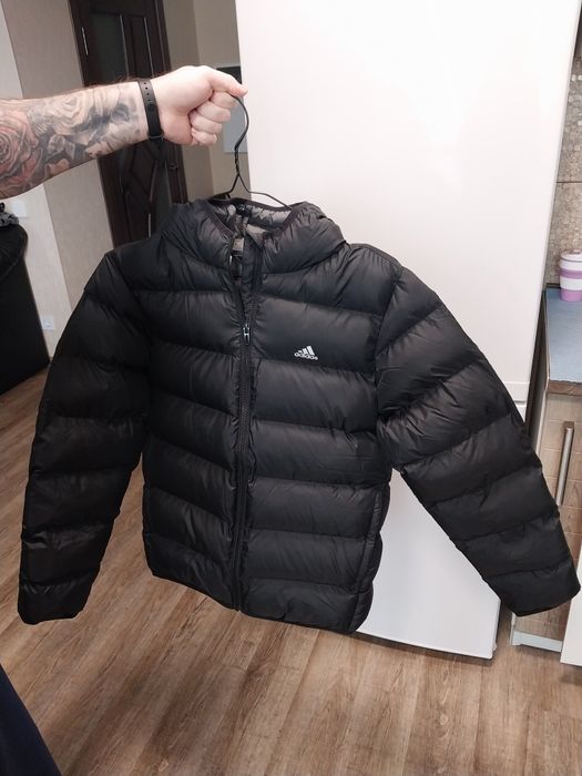 Продам новую куртку Адидас