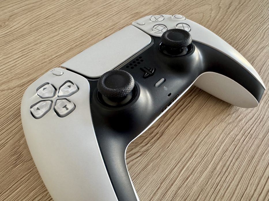 Comando PS5 DualSense (PS5/PC/Mac/Bluetooth) - 5 Anos de Garantia
